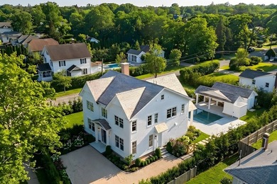 A brand-new Southampton Village traditional with the clean lines - photo 1