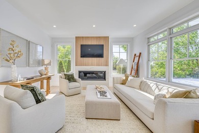 A brand-new Southampton Village traditional with the clean lines - photo 5