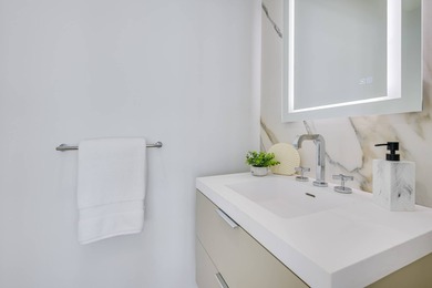A brand-new Southampton Village traditional with the clean lines - photo 9