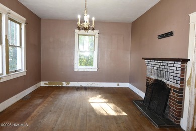 Step back in time to the historic Rascoe house, a unique