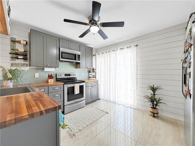Don't overlook this well-maintained, fully furnished townhome - photo 13