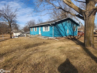 welcome to this 3 bedroom 1 ranch move in ready with appliances