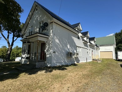 Early 1900's Victorian Home located on 0.36 acre lot in Island - photo 6