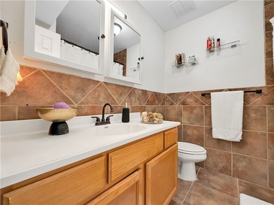 Don't overlook this well-maintained, fully furnished townhome - photo 20