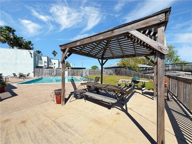 Don't overlook this well-maintained, fully furnished townhome - photo 26