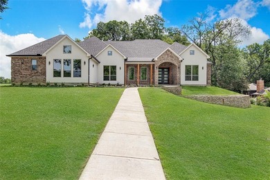 Joe Pool Lake Home For Sale in Grand Prairie Texas