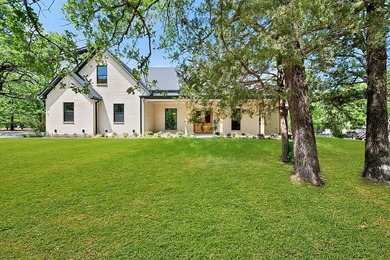 Stunning New Construction Home! This custom home is located in - photo 3