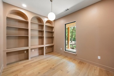 Stunning New Construction Home! This custom home is located in - photo 6