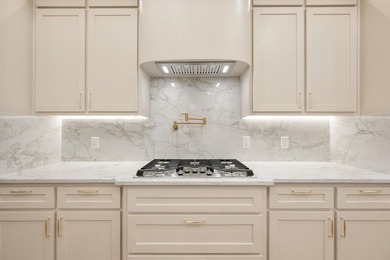 Stunning New Construction Home! This custom home is located in - photo 10