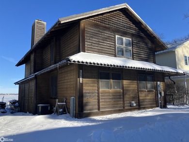 Clear Lake Home For Sale in Clear Lake Iowa