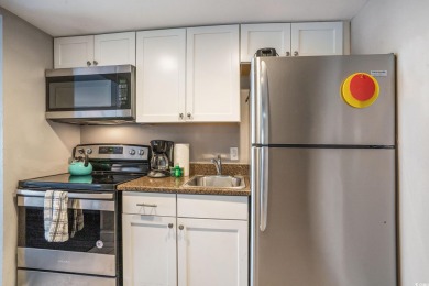 Welcome to this beautiful efficiency condo at The Caravelle