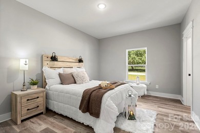 Lake Norman Access Without the Waterfront Price Tag! Bring your - photo 22