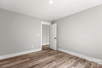 Lake Norman Access Without the Waterfront Price Tag! Bring your - photo 38