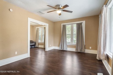 Unlock the potential of this versatile duplex located in a - photo 5
