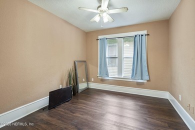 Unlock the potential of this versatile duplex located in a - photo 9
