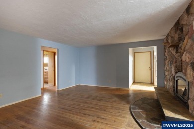 This spacious home nestled in a quiet culdesac, in a highly