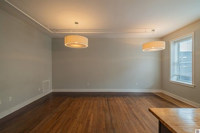 Allows ! Condo unit 3 is a beautifully renovated 2 bedroom, 1.5 - photo 12