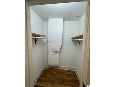 Allows ! Condo unit 3 is a beautifully renovated 2 bedroom, 1.5 - photo 17