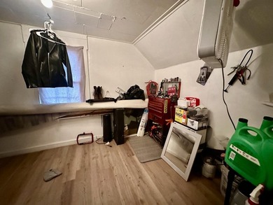 Here is your opportunity to own a versatile property in the - photo 20