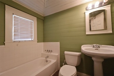 Charming Downtown Alba Home with Historic Character & Modern - photo 21