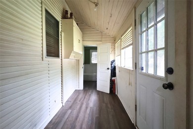 Charming Downtown Alba Home with Historic Character & Modern - photo 22