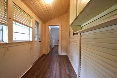 Charming Downtown Alba Home with Historic Character & Modern - photo 23