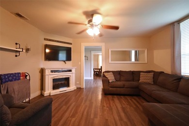 Charming Downtown Alba Home with Historic Character & Modern - photo 25