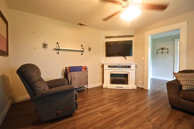 Charming Downtown Alba Home with Historic Character & Modern - photo 26