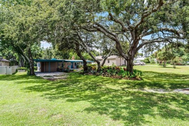 Lake Home Sale Pending in Casselberry, Florida