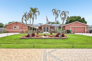 Welcome to your private oasis! This exceptional 4-bedroom - photo 3