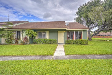 Lake Townhome/Townhouse For Sale in West Palm Beach, Florida
