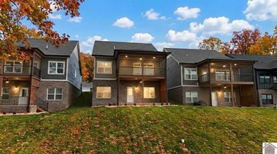 Welcome to your serene waterfront oasis at 376 Moon Bay Dr, a - photo 2