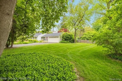 Beautifully updated 3-bedroom, 3 full bath ranch situated on a - photo 4
