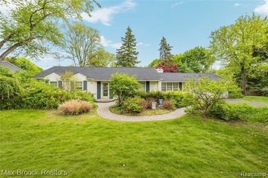 Beautifully updated 3-bedroom, 3 full bath ranch situated on a - photo 5