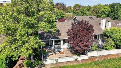 Rare opportunity to own a light-filled 2-bedroom, 2-bath home in - photo 41