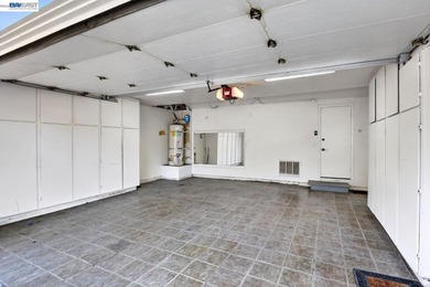 Rare opportunity to own a light-filled 2-bedroom, 2-bath home in - photo 43