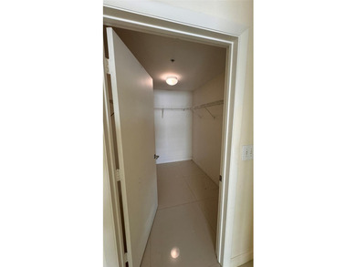 AMAZING 2/2 CORNER UNIT, BEAUTIFUL VIEW TP THE BAY AND CITY - photo 4