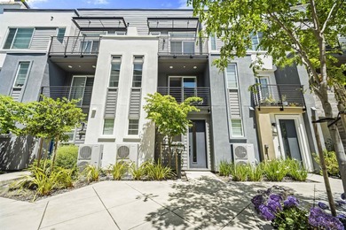 In the heart of Alameda's West End, where the SF skyline & - photo 1
