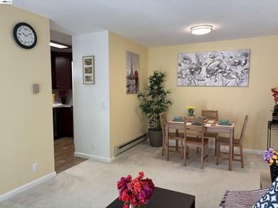 Charming upper-floor condo located in the desirable gated - photo 7