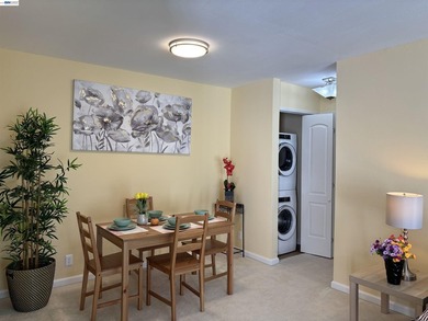 Charming upper-floor condo located in the desirable gated - photo 8