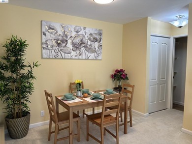 Charming upper-floor condo located in the desirable gated - photo 10