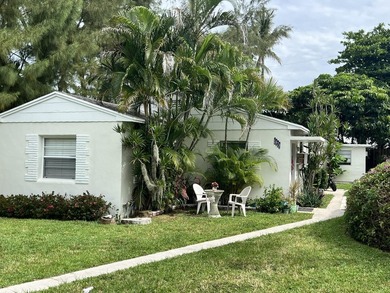 INVESTOR OPPORTUNITY JUST ONE BLOCK FROM THE BEACH! Rare chance - photo 1