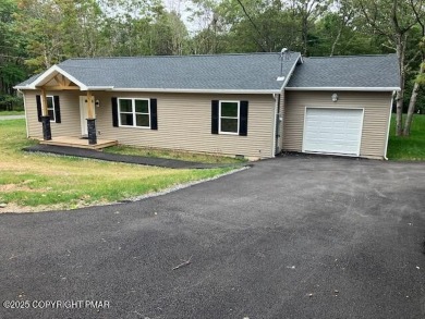 Lake Home For Sale in Albrightsville, Pennsylvania