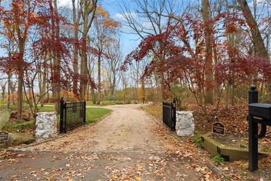 Lake Home For Sale in Upper Brookville, New York