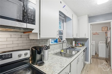 Come and see this charming picket-fenced Avondale bungalow - photo 22