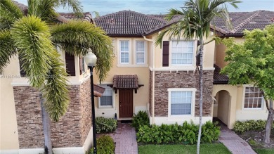 Lake Townhome/Townhouse For Sale in Cutler Bay, Florida