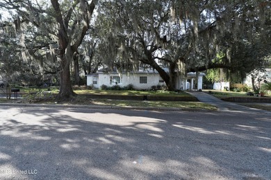 Welcome home to beautiful Biloxi near the Back Bay! Situated on - photo 2