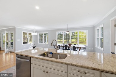 Stunning One-Level Luxury Living with Golf Course & Pond Views - photo 18