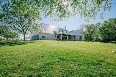 Where luxury meets tranquility, this stunning 2022 custom modern - photo 6