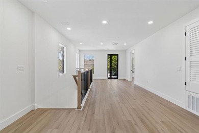 Virtually Staged. Warm contemporary design and timeless - photo 33